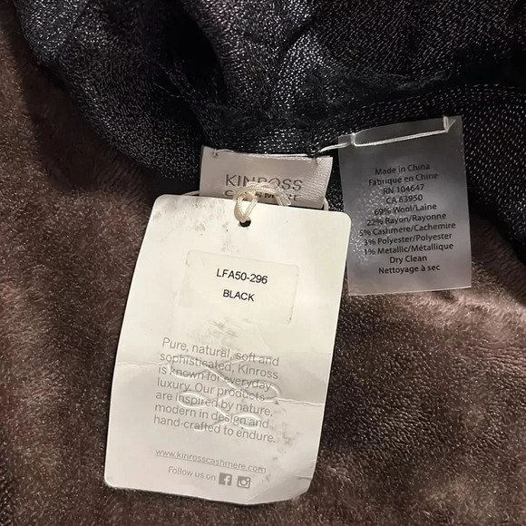 Kinross cashmere scarf lightweight black NWT - Picture 11 of 15